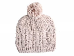 Strickmtze mit Bommel Modell 33 creme-weiss