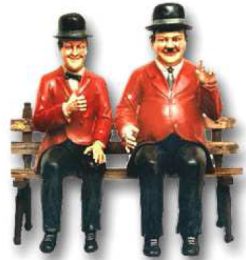Laurel und Hardy auf Bank K177