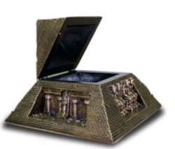 Pyramid chest 28 cm